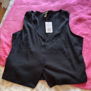 Black Sleeveless Button-Up Top